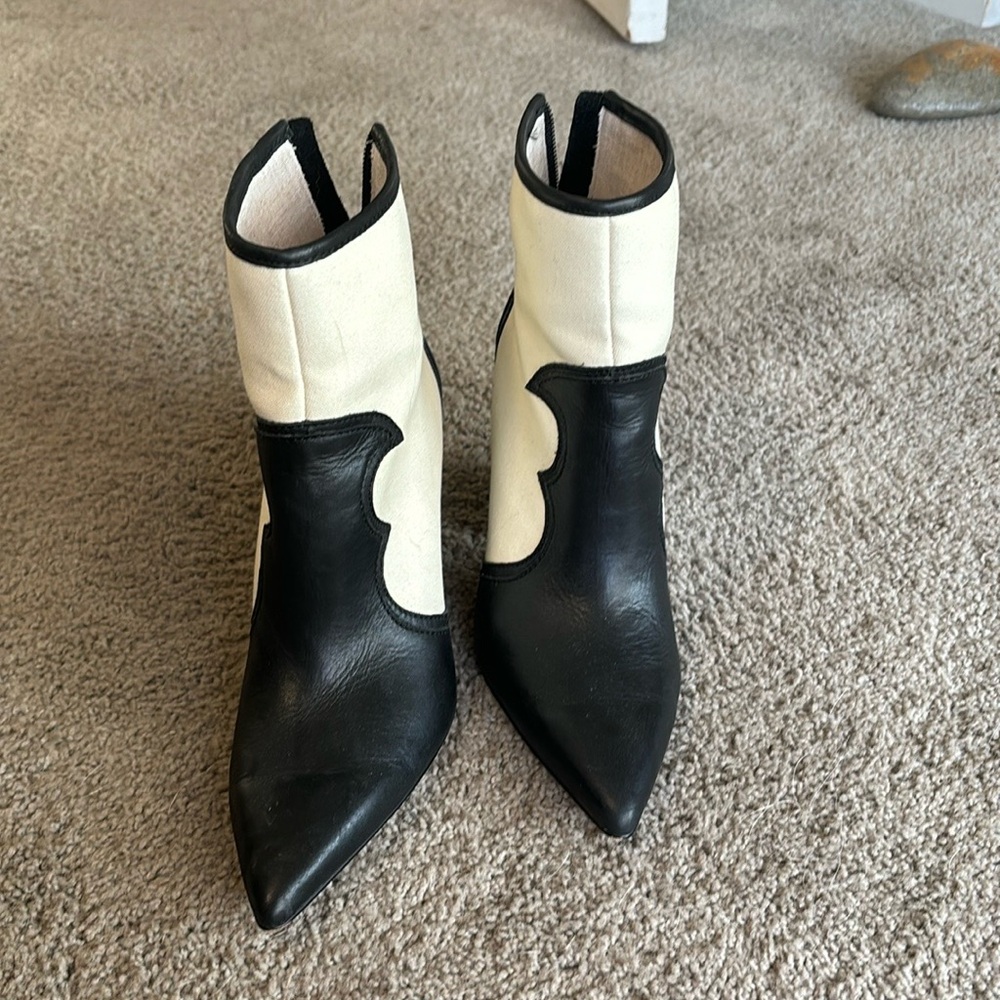 Dolce vita boots size 8